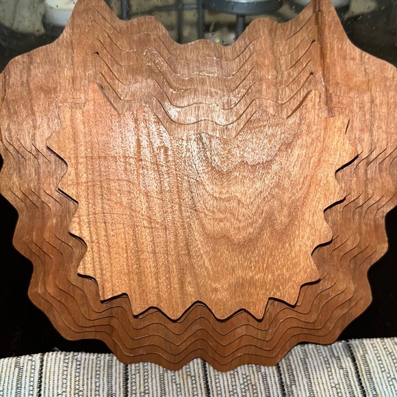 Carved wooden butterfly dish used as a decorative piece looks new - Picture 2 of 3